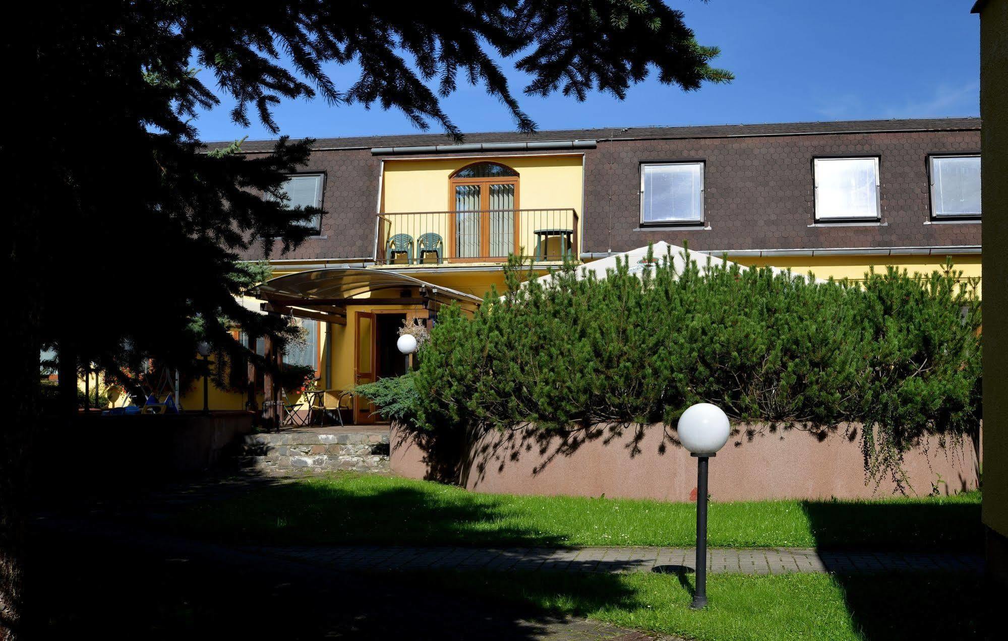 Penzion Agrothermal Bešeňová Kültér fotó